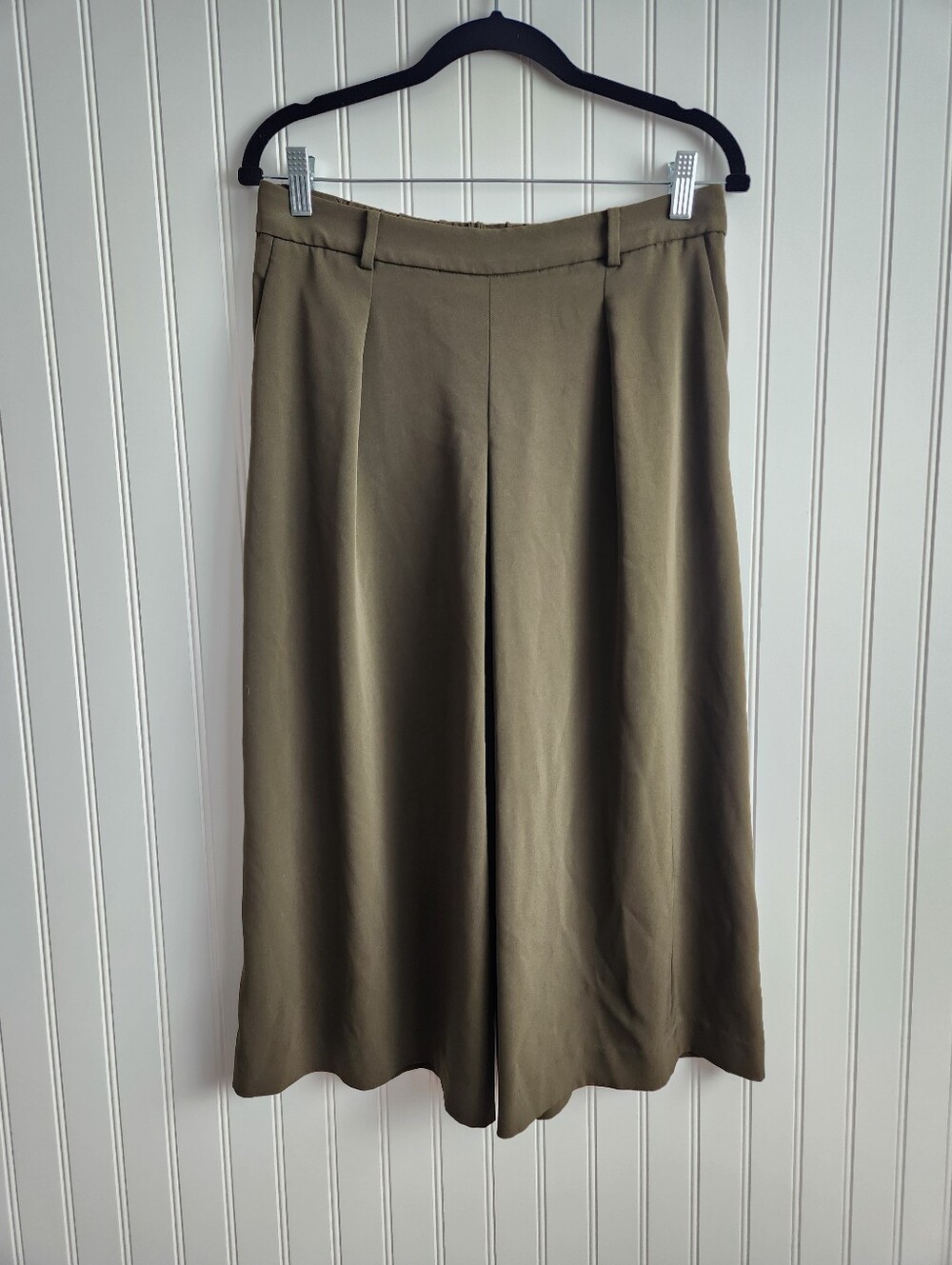 UNIQLO Olive Green Trouser Wide Leg Shorts Large